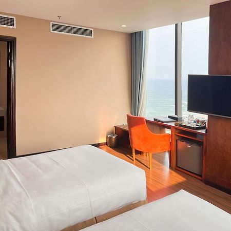 Yarra Ocean Suites Danang Exterior foto
